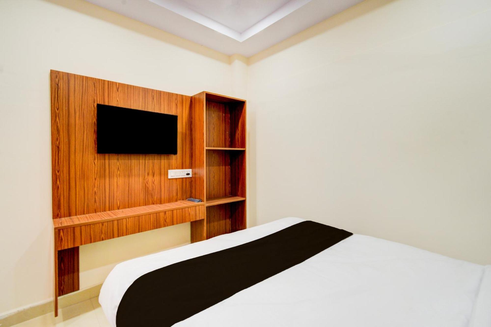 Hotel O D N Groups Sururnagar Exterior photo